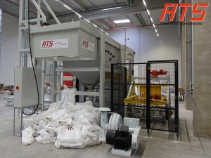bag-emptying-with-pallet-transport-and-stacking 04